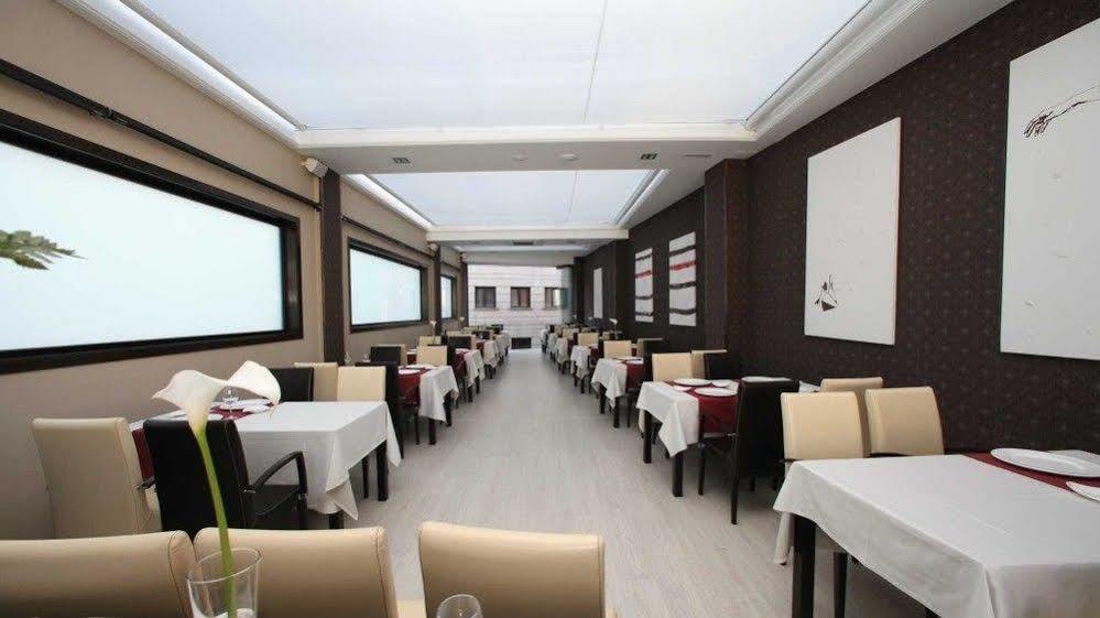 Hotel Cardenal Monforte De Lemos Ngoại thất bức ảnh