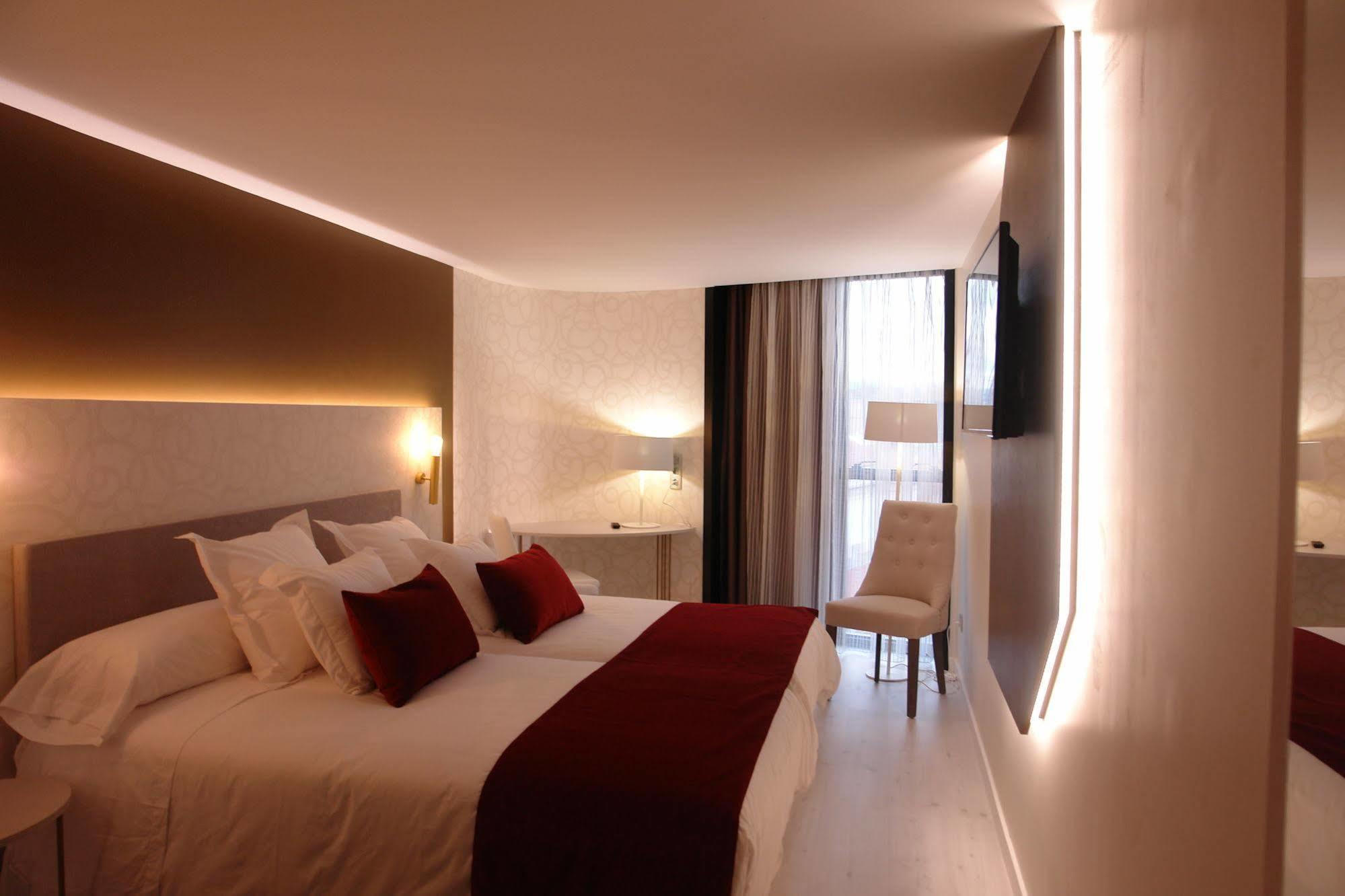 Hotel Cardenal Monforte De Lemos Ngoại thất bức ảnh