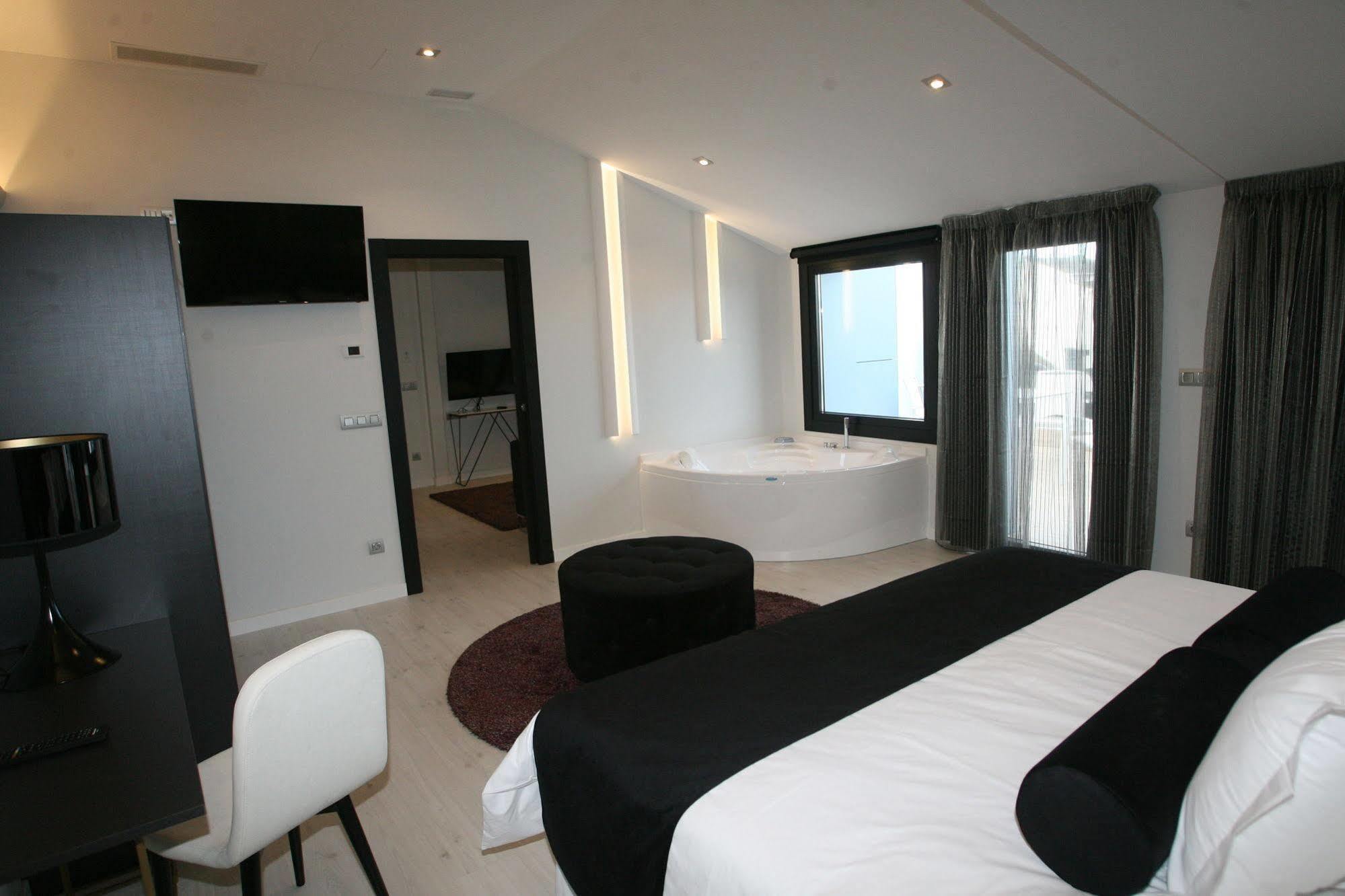 Hotel Cardenal Monforte De Lemos Ngoại thất bức ảnh